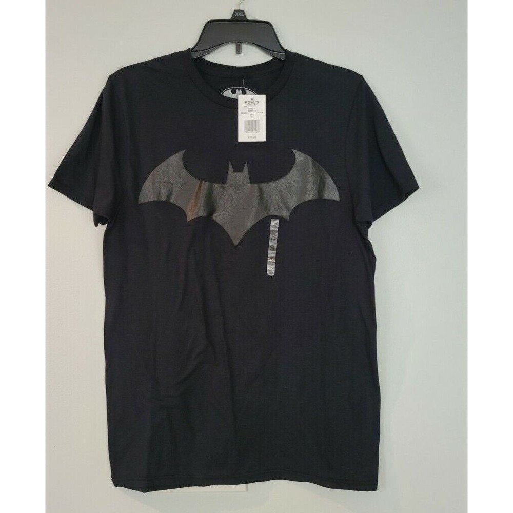 Batman  Black on Black  t-shirt the Dark Knight  tee graphic novel comic DC boys